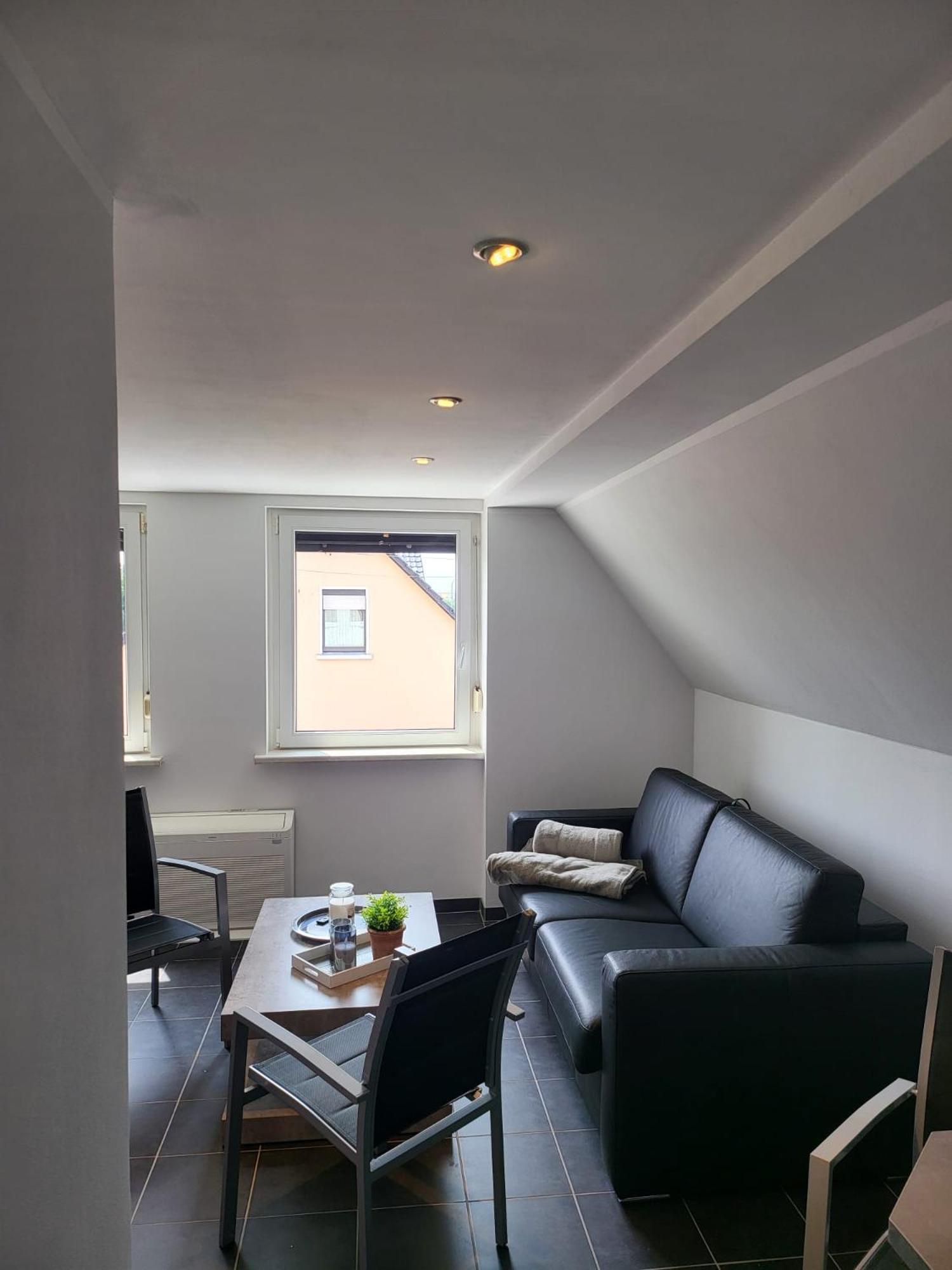 Lounge An Der Feuerwache Mit Aussenbereich Mit Klimaanlage Wolmirstedt